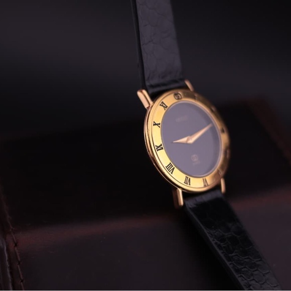 1990s  Gucci Women’s Watch
Ref. No. 3001L
18k Gold-Plated Case, Swiss Made - Picture 7 of 10